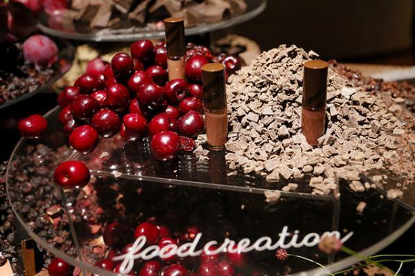 ルナソルの秋は、上質なショコラが生む「魅惑浄化」メイク