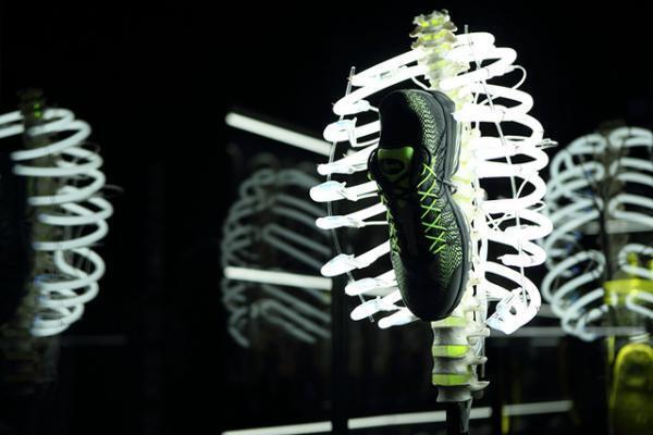 ナイキの“ホルマリン漬け”!?「AIR MAX 95」20周年記念エキシビジョンスペースが原宿に登場