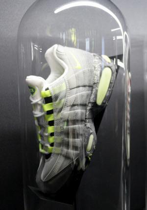 ナイキの“ホルマリン漬け”!?「AIR MAX 95」20周年記念エキシビジョンスペースが原宿に登場