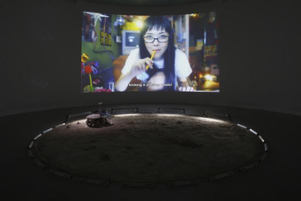 スプツニ子！ら現代作家10名が参加、“美術の今”を金沢21世紀美術館で問い直す