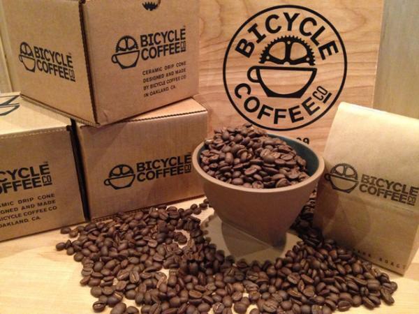 トミー ヒルフィガー30周年迎え原点回帰、“アメリカ”に焦点当てたカプセルコレクション発売