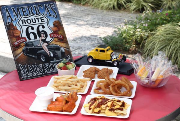 60年＆70年代の“アメリカンバー”を再現、グランド ハイアット 東京が秋のビアガーデン初開催