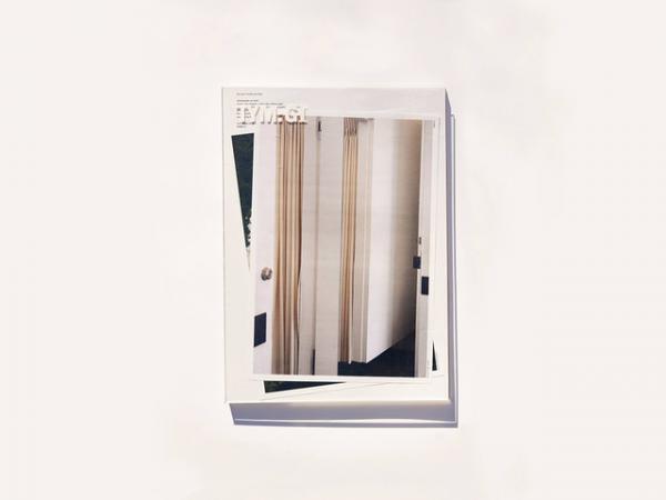 アクリル版に挟まれた新たな写真集の在り方。注目の若手・伊丹豪の最新作品集【NADiffオススメBOOK】