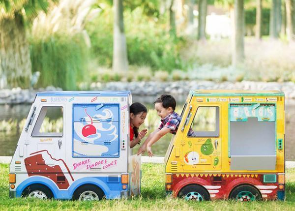 ポップなアートが映える、安心・安全の子供用ダンボール製トラック「OTO」