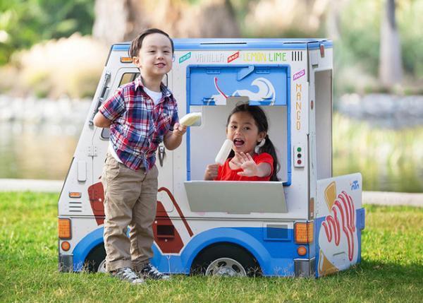 ポップなアートが映える、安心・安全の子供用ダンボール製トラック「OTO」