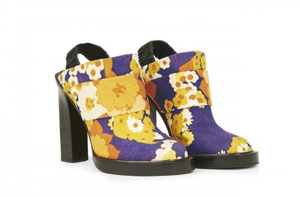 新生カルヴェンのサボサンダルはレトロポップなフラワー柄【Today's item】