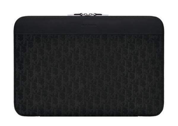 Dior柄が復活。ディオール オムがキャンバス地の新アクセサリーラインを日本限定発売