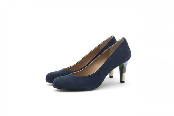 足元に旬のエッセンスをプラス。今シーズンは“素材で魅せる”シューズに注目