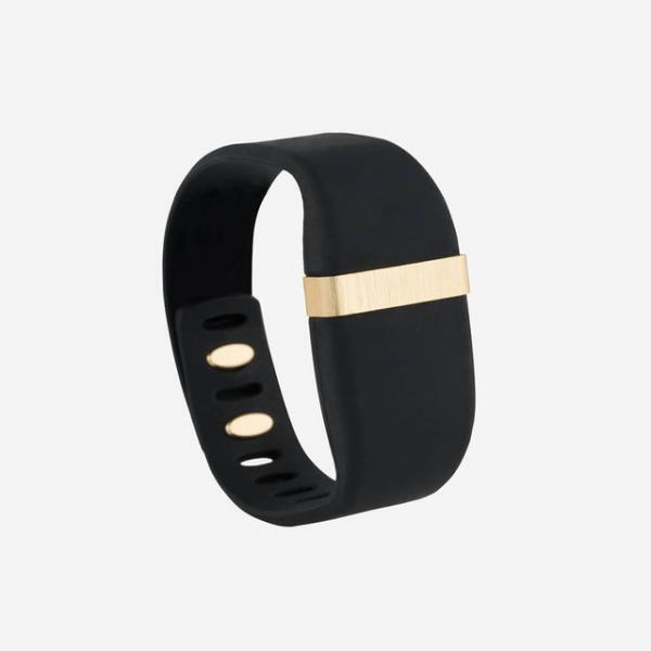 ウェアラブルデバイスの新しい形。アクセサリー型デバイス「CUFF」登場