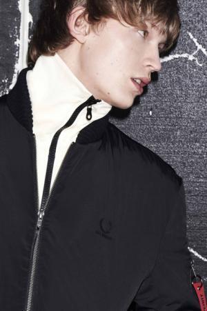 ラフ・シモンズ×フレッドペリー、モダンアートからインスパイアされた新作コレクション発売