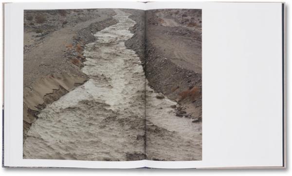 発刊は注目出版社「MACK」。米写真家ロン・ジュードが捉えた砂漠【ShelfオススメBOOK】