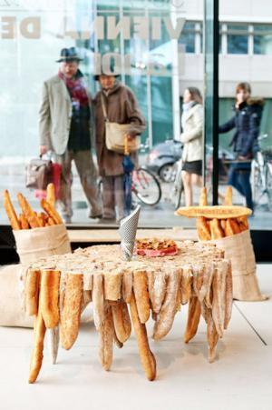 材料はパン？ワルシャワのデザイン会社が独創的なテーブルを提案