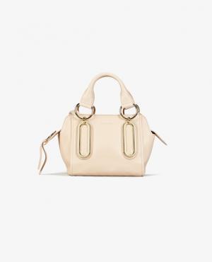 シーバイクロエ、メタルパーツが印象的な“クロエのDNA”受け継ぐ冬の新作バッグ発売