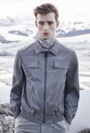 ダイアナ・ヴリーランドの孫が登場、『COS magazine』2015-16秋冬配布を開始