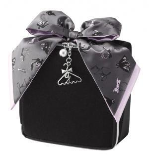 ジルスチュアートのクリスマス限定コフレは“夢のクローゼット”がテーマ【Xmasコフレ】