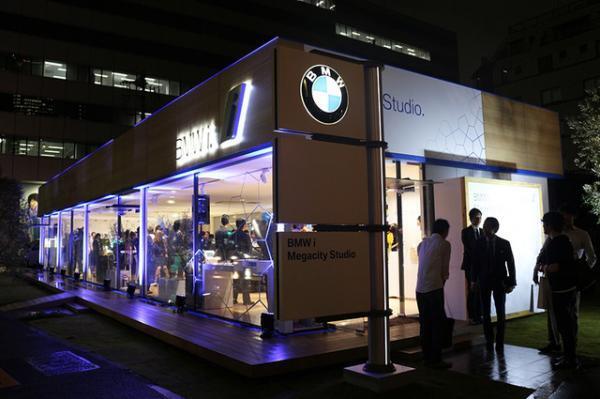 虎ノ門ヒルズ前に「BMW i」ショールームがオープン、記念レセプションパーティー開催