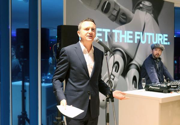 虎ノ門ヒルズ前に「BMW i」ショールームがオープン、記念レセプションパーティー開催