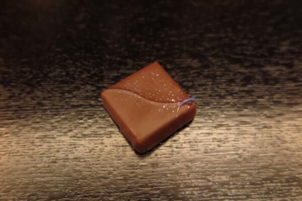 「チョコレート・ジェムズ『オ・パフメ オーテブルー』」（800円）