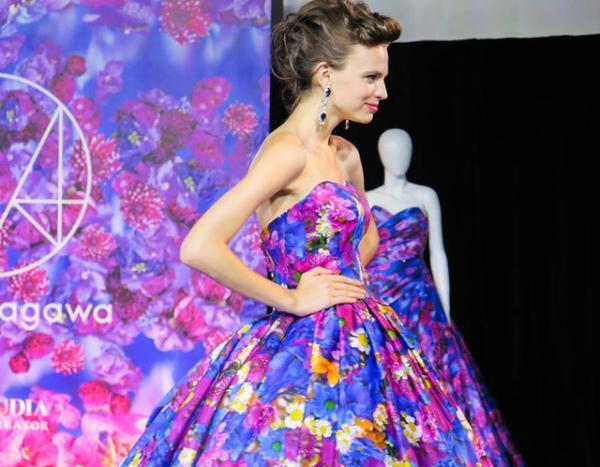 蜷川実花ディレクションのウェディングドレス第2弾がお披露目。ブライズルームも大阪にオープン