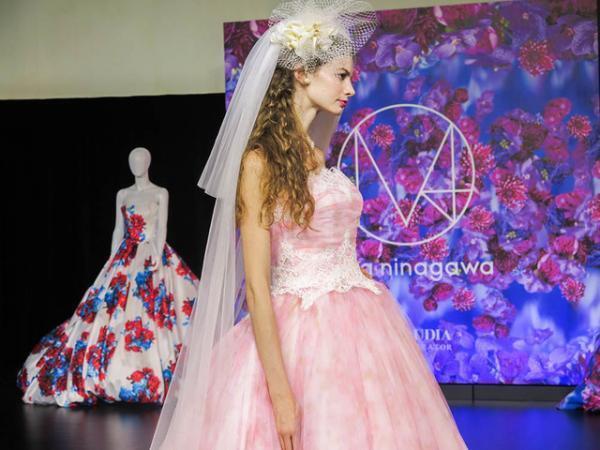 蜷川実花ディレクションのウェディングドレス第2弾がお披露目。ブライズルームも大阪にオープン