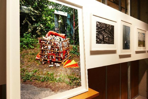 ズッカの写真展「TRAVEL WITH ZUCCa」開催中。写真家・小浪次郎がベルリンを撮る