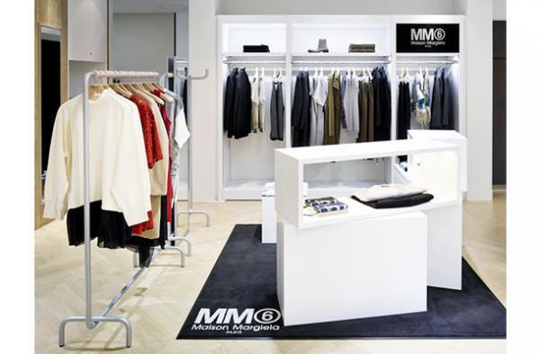 MM6 メゾン マルジェラ、大阪高島屋にニューショップ。店内はモノトーンで統一
