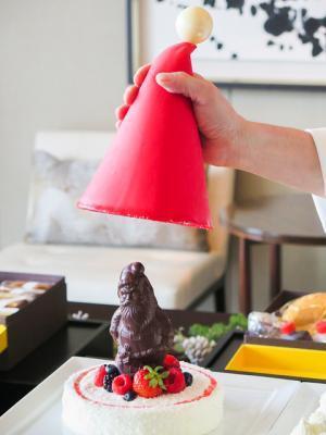 パレスホテル東京、仕掛けたっぷりのクリスマスケーキを限定販売