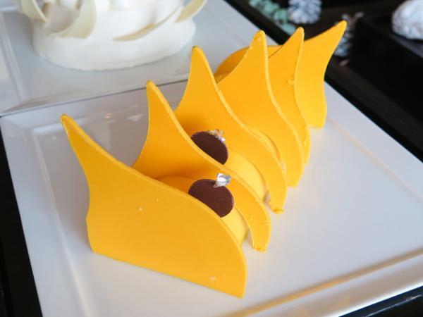 パレスホテル東京、仕掛けたっぷりのクリスマスケーキを限定販売