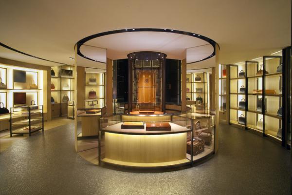 【パリレポート】LVMHベルナール・アルノーが個人の出資で甦らせた老舗メゾン「モワナ」を訪ねて