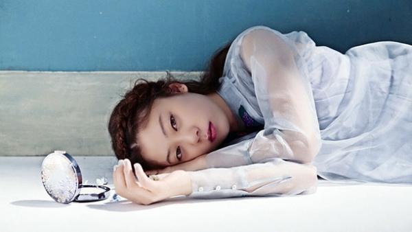 資生堂×『装苑』コラボムービー公開。SUMIRE演じる“雪姫”をストップモーションで描く