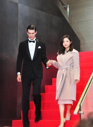 石原さとみ、Max Mara青山店リニューアル記念イベントに出席。アンバサダー就任は「挑戦だった」