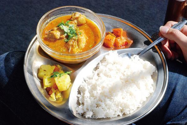 「青山カレーフェスティバル」で刺激的な秋。国際連合大学前で今週末開催