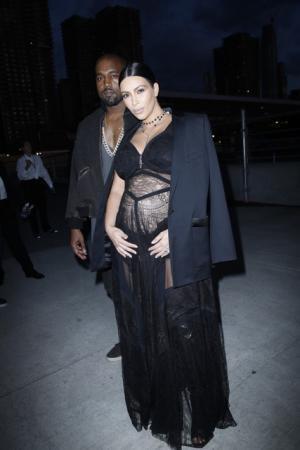 ティッシ就任10周年のジバンシィのショーはNYで壮大な愛のスペクタクル【2016春夏】