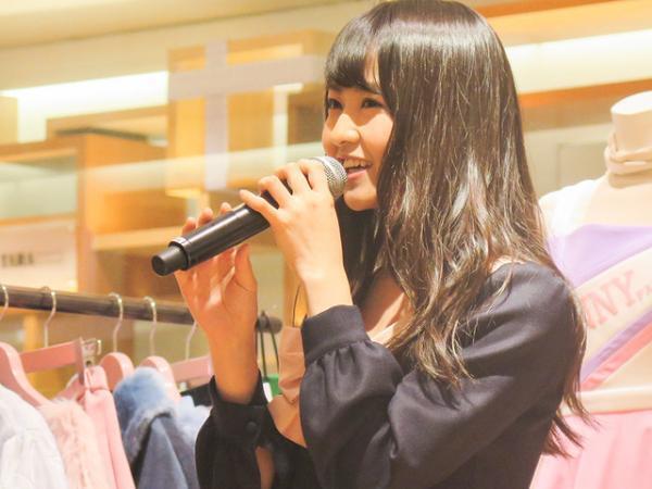 乃木坂46・伊藤万理華＆桜井玲香が新宿伊勢丹に来店！イセタンガールでプライベートな制服お披露目