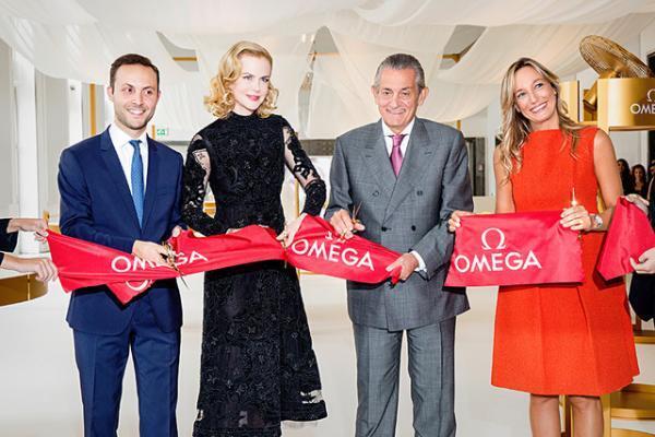 ニコール・キッドマン、OMEGA主催「Her Time」展オープニングに出席