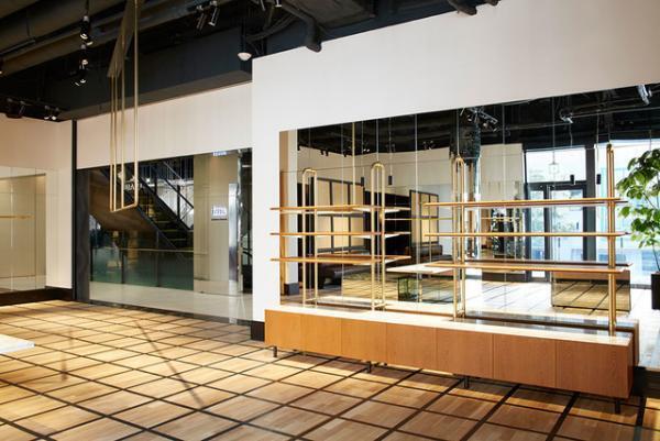 AMI海外初の旗艦路面店が表参道GYREに誕生