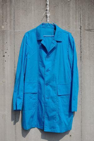 コム デ ギャルソン・オム プリュス経た、新鋭デザイナーによる「ビスケットヘッド」デビュー