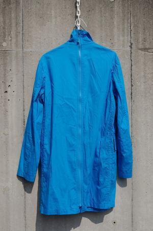 コム デ ギャルソン・オム プリュス経た、新鋭デザイナーによる「ビスケットヘッド」デビュー