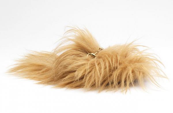 まるでぬいぐるみ！GUCCIのファーシューズで、足元からノンシャラン＆ボヘミアンに【Today's item】