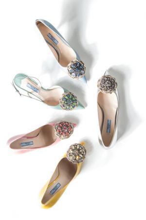 プラダが“ブローチ”に着想得た新作シューズ発売。新宿伊勢丹＆阪急うめだでポップアップ