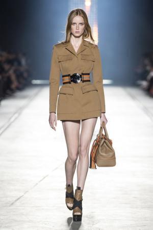 【ルック】ヴェルサーチ16SSウィメンズコレクション