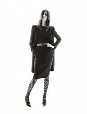 ユニクロ、仏版『VOGUE』元編集長カリーヌ・ロワトフェルドとのコラボコレクション発売