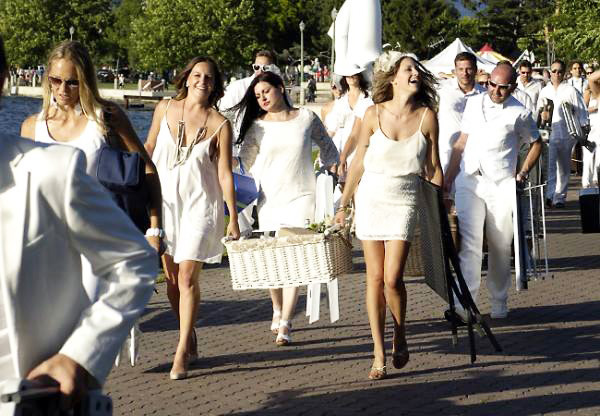 ドレスコードは白一色！仏発のシークレットパーティー「ディネ・アン・ブラン」が日本初上陸