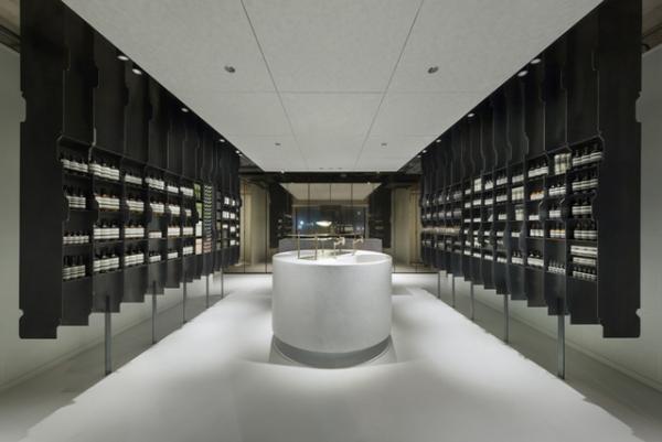 イソップが南青山に新店舗オープン。店舗デザインはシンプリシティの緒方慎一郎