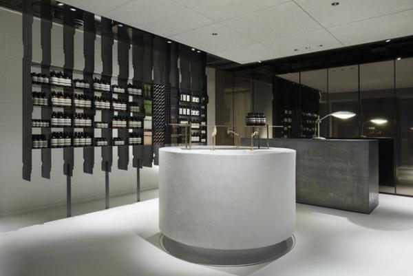 イソップが南青山に新店舗オープン。店舗デザインはシンプリシティの緒方慎一郎