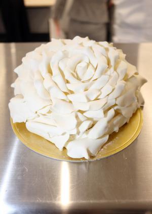 三越伊勢丹・基幹3店舗のクリスマスケーキ。日本橋三越は「脱・カタログ化」で特色