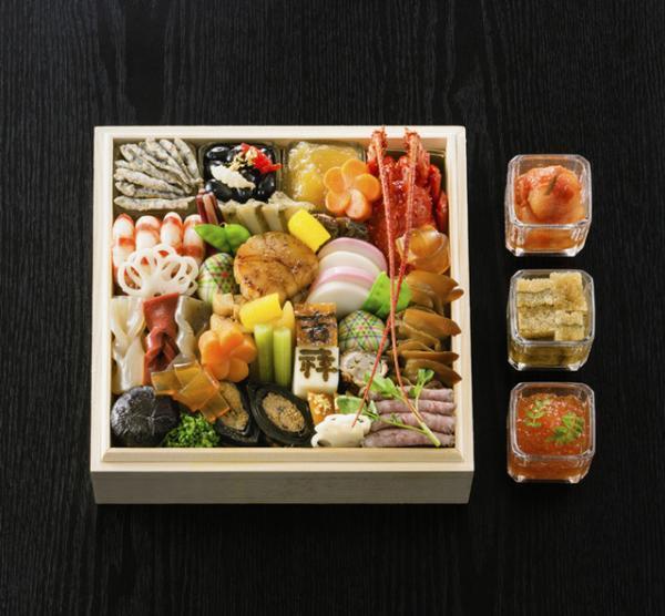 三越伊勢丹、2016年おせち料理の予約承りをスタート。“有田焼おせち”＆“天女像おせち”も登場！