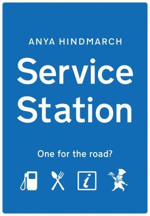 アニヤ・ハインドマーチ、新宿伊勢丹で“交通標識バッグ”を期間限定販売