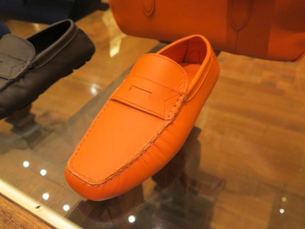 レクサス×バーニーズ ニューヨーク初コラボ、希少車のシートレザー用いた限定アイテム発売