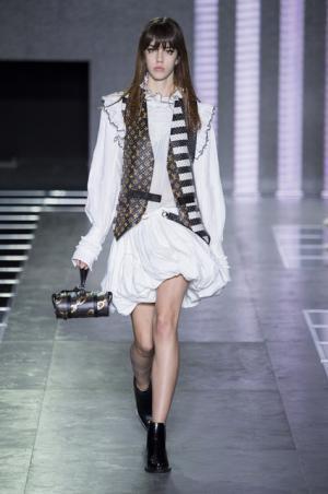 【ルック】ルイ・ヴィトン2016春夏ウィメンズコレクション